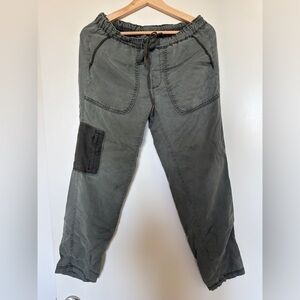 Anthropologie Gray Cargo Pants with Black Pocket